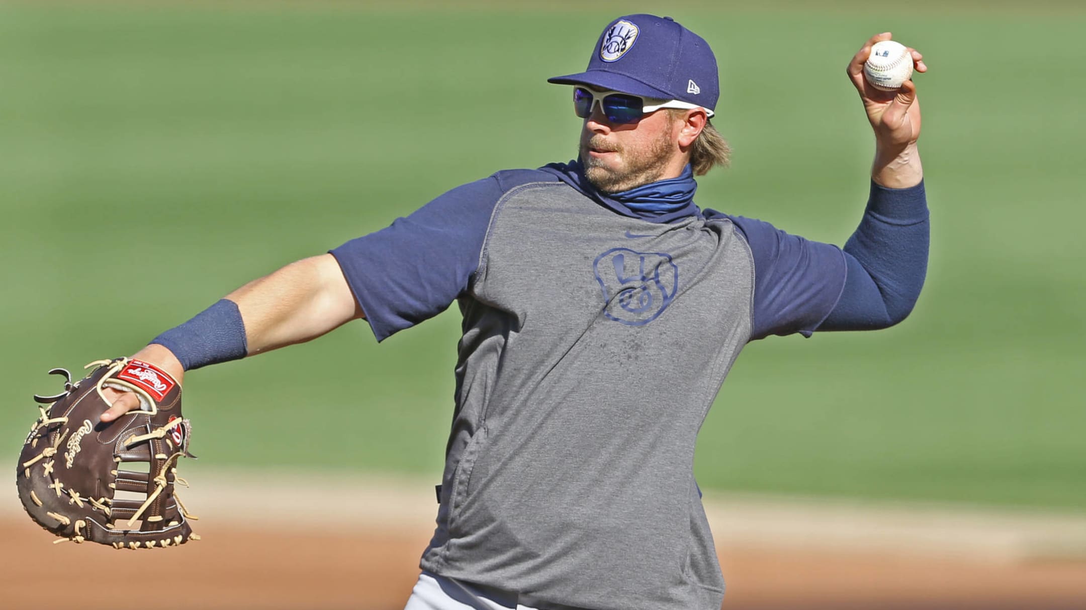 First baseman Justin Smoak signs two-year contract extension with Blue Jays