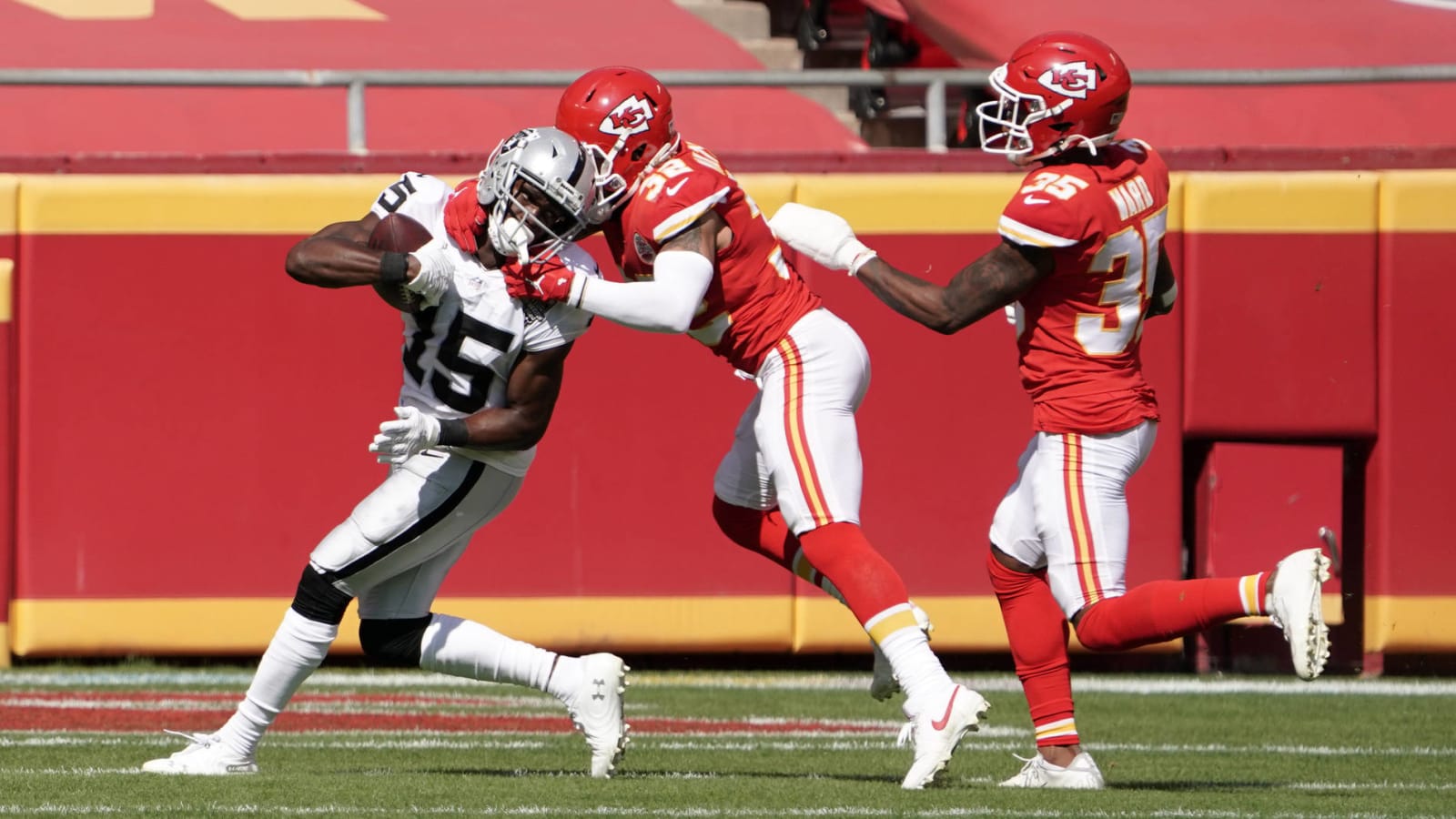 Watch: Raiders' Nelson Agholor reels in 59-yard TD pass from Derek Carr