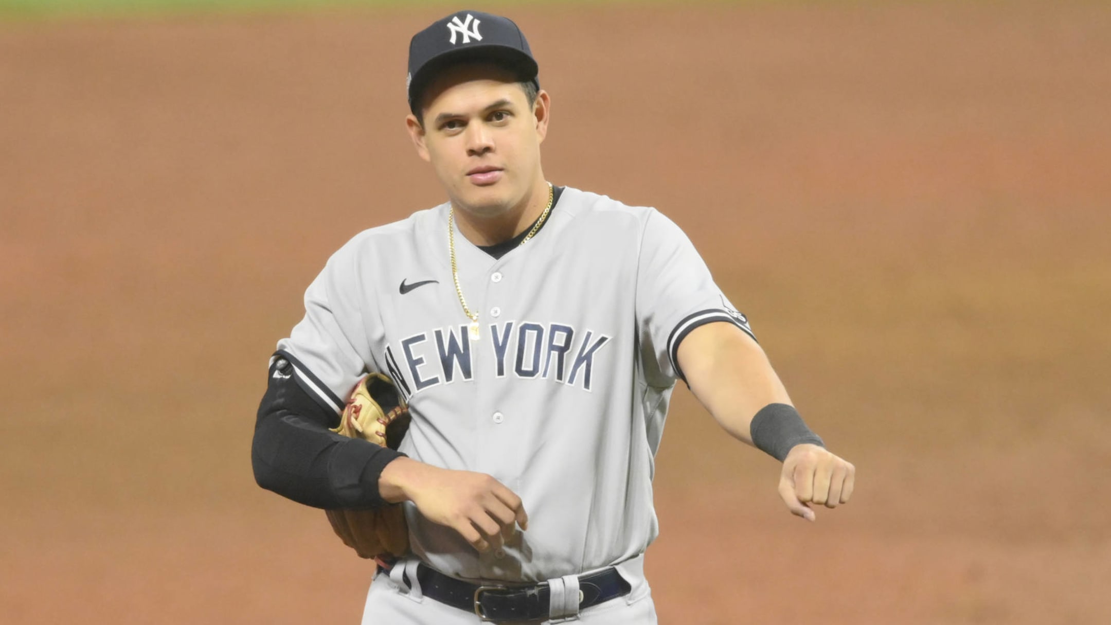 Yankees' Gio Urshela has elbow surgery to remove bone spur