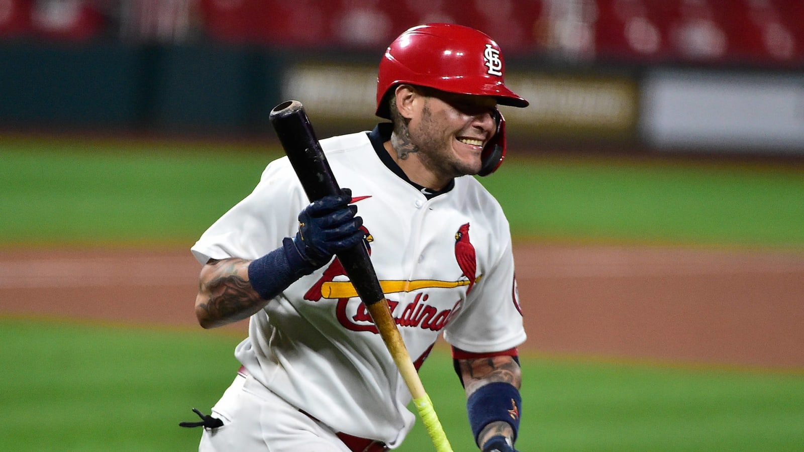 Yadier Molina has received one-year offer from Cardinals