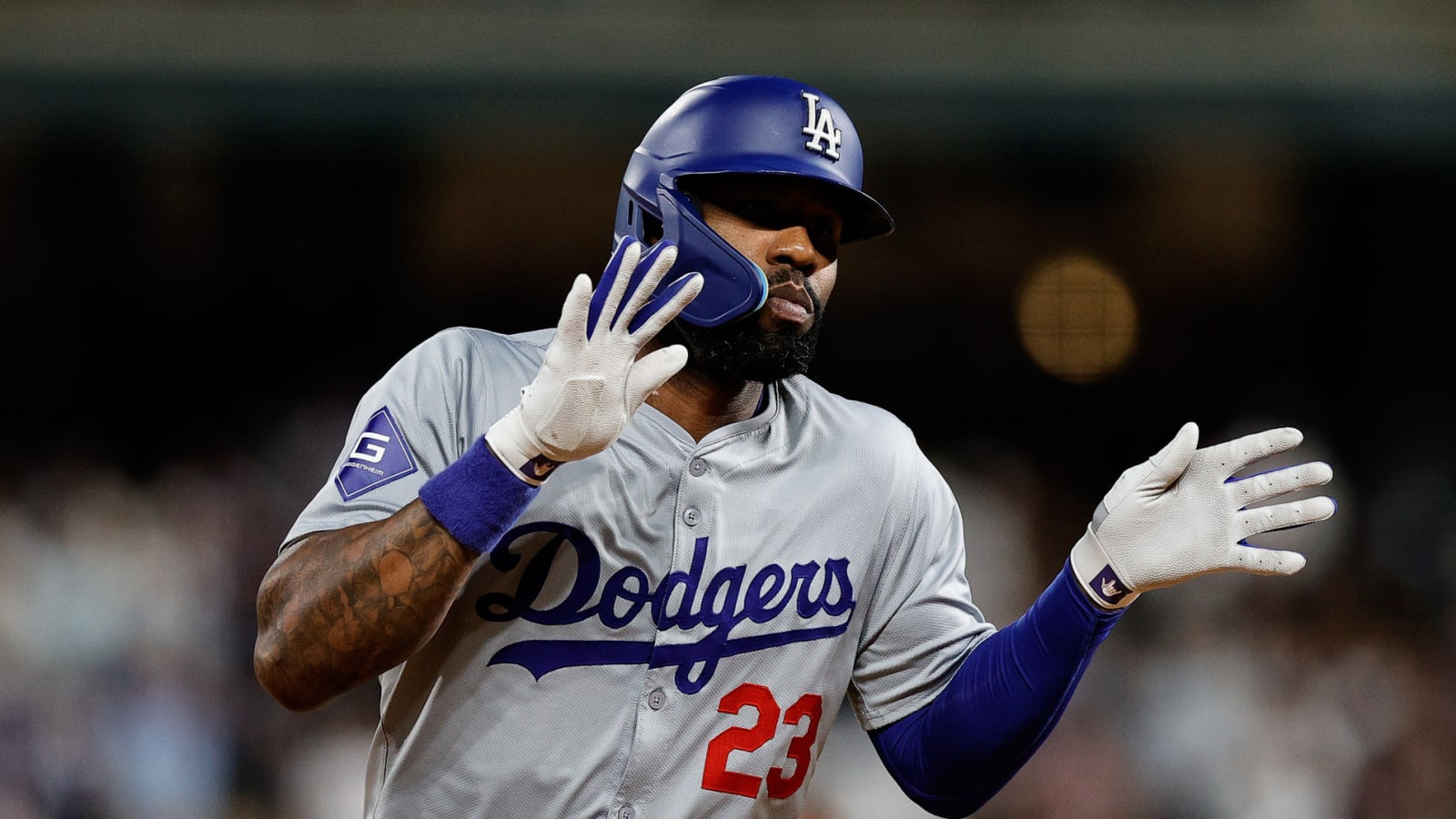 Dodgers complete wild ninth-inning comeback thanks to blown call