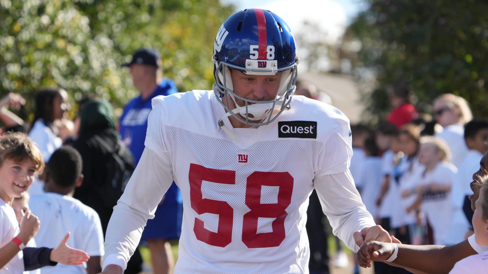 Giants keeping continuity with key special-teams cog