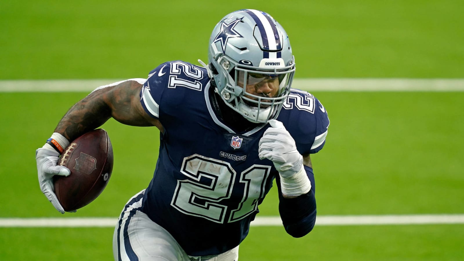 Ezekiel Elliott: No 'exact answer' on fixing fumble problems