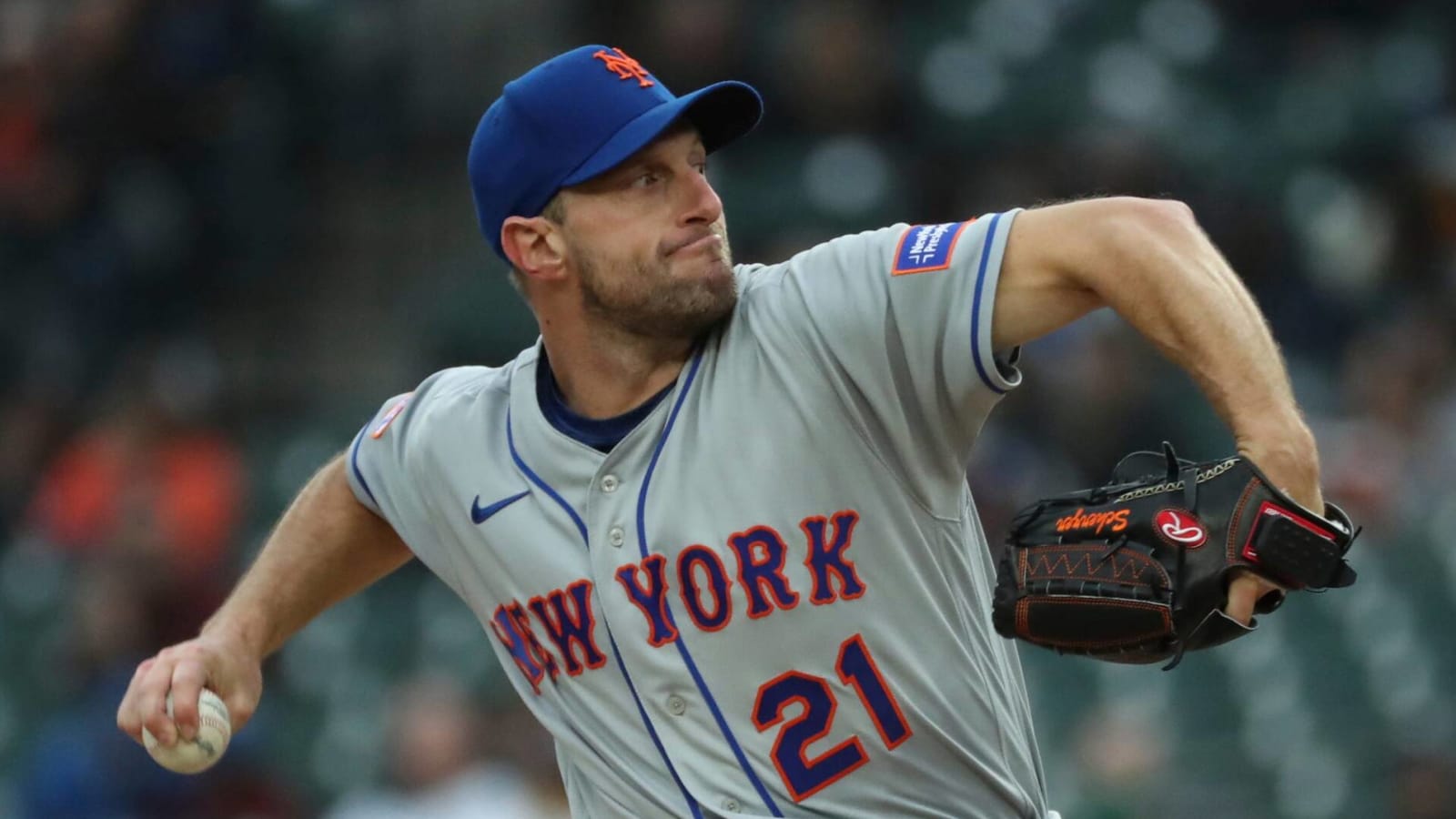 Mets' Max Scherzer pitching through shoulder issue