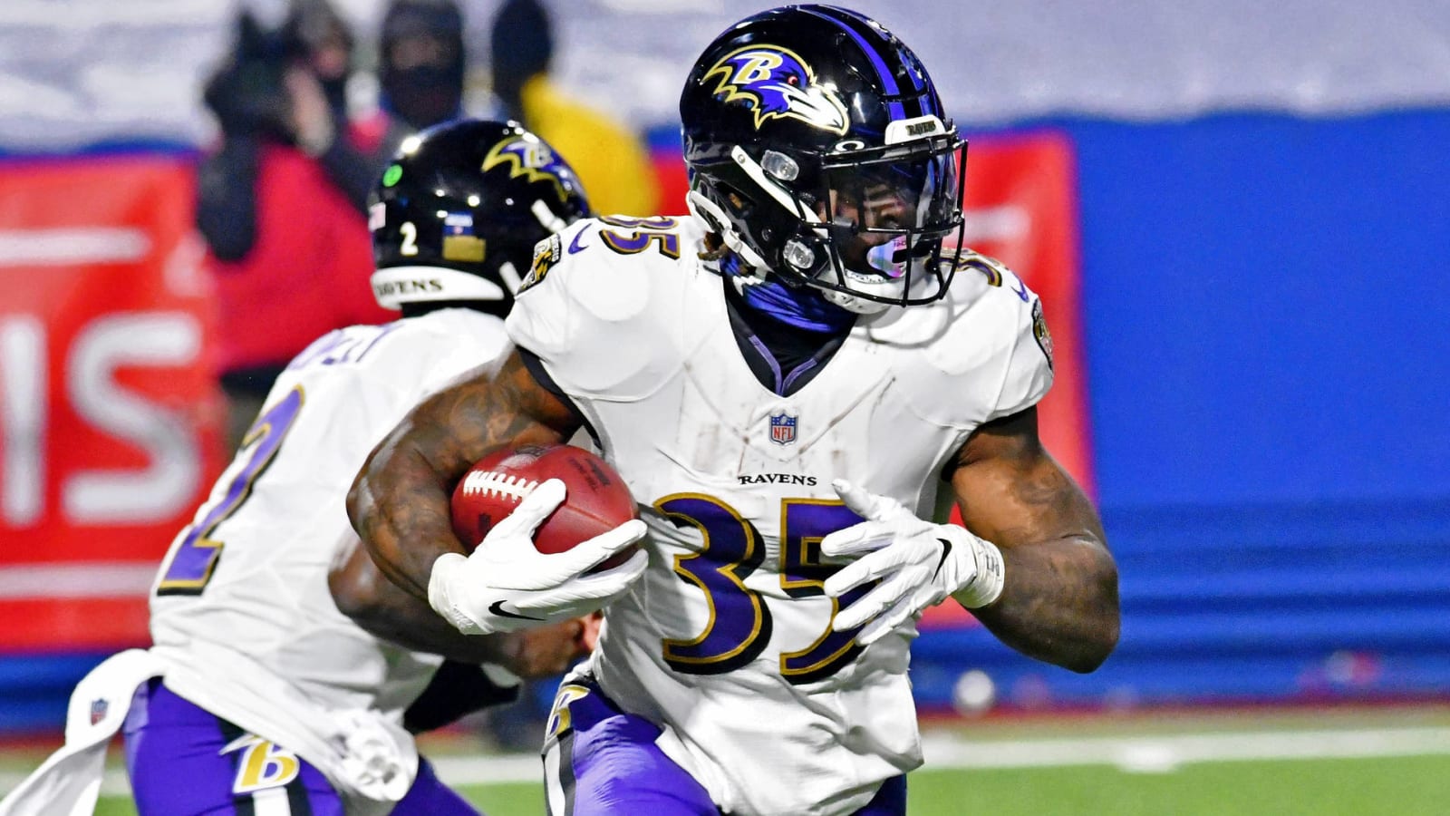 Ravens fear Edwards, Peters suffered season-ending torn ACLs