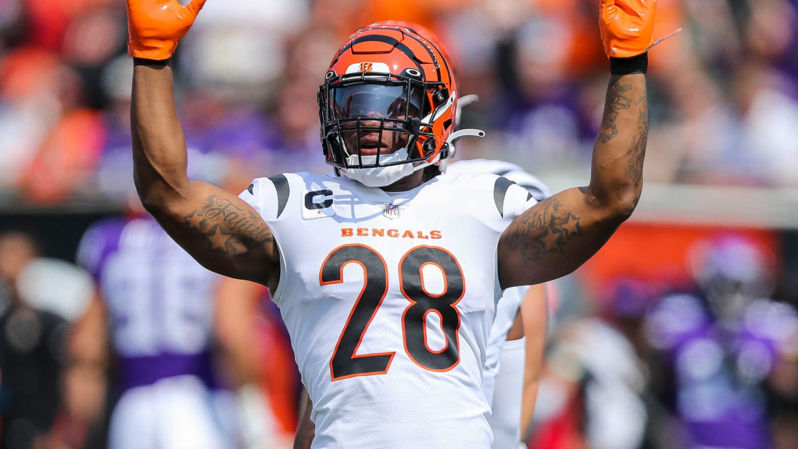 Bengals RB Joe Mixon week-to-week with ankle sprain