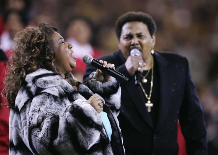 Super Bowl XL: Aaron Neville and Aretha Franklin