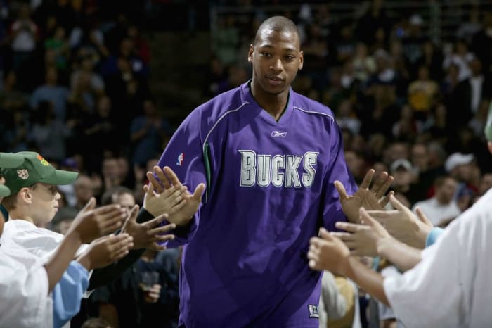 Bobby Simmons to the Bucks