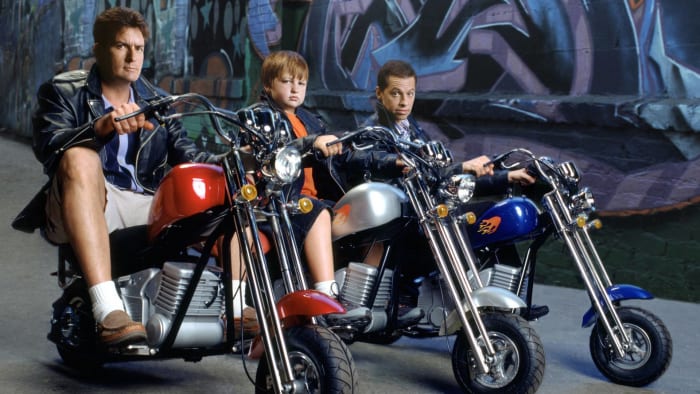 “Of Course He’s Dead” (“Two and a Half Men,” 12x15/12x16)