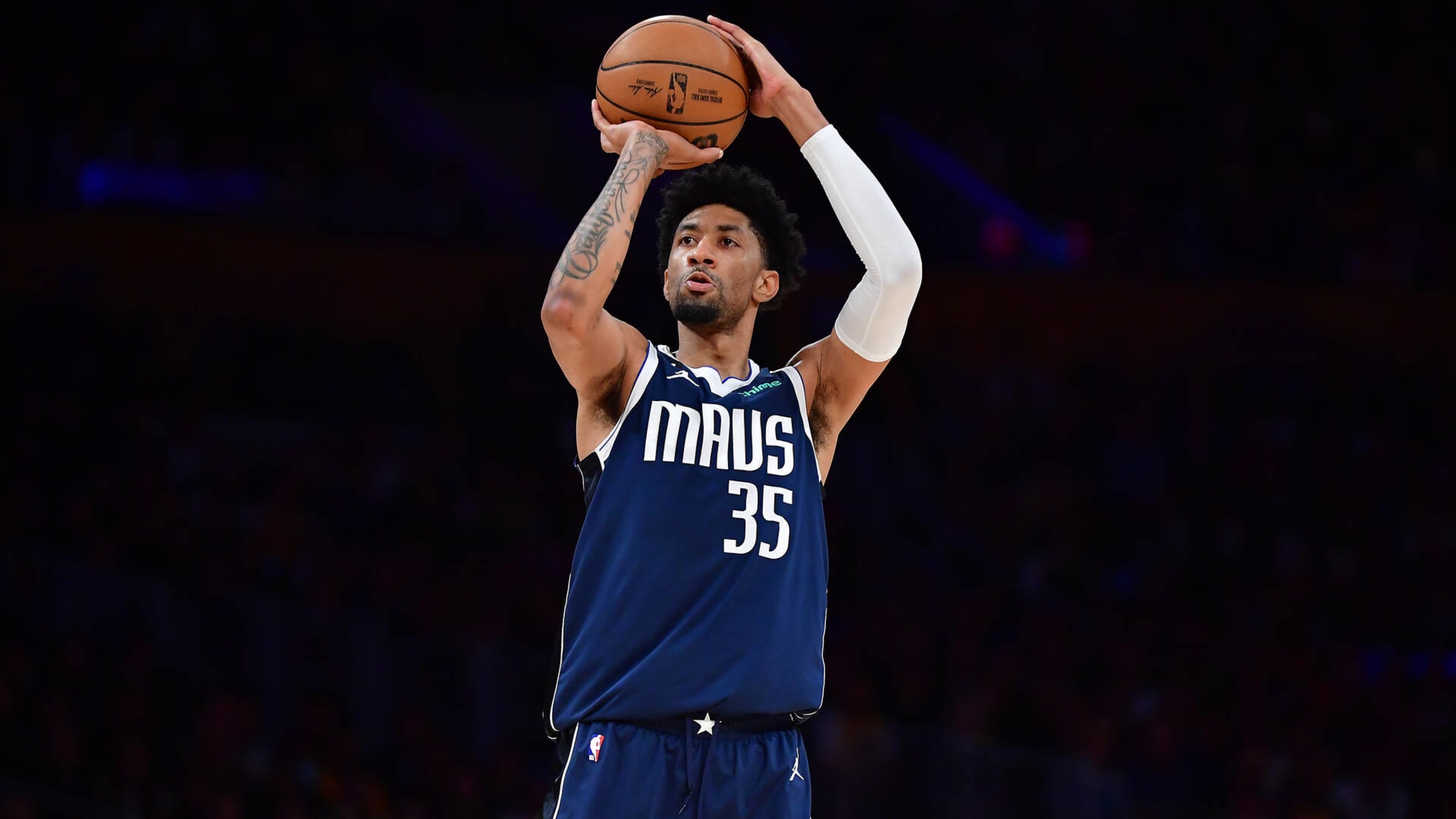 It's A Blessing': Dallas Mavs' Christian Wood Dominates in 1st Christmas  Day Game vs. Los Angeles Lakers; Contract Extension Coming? - Sports  Illustrated Dallas Mavericks News, Analysis and More