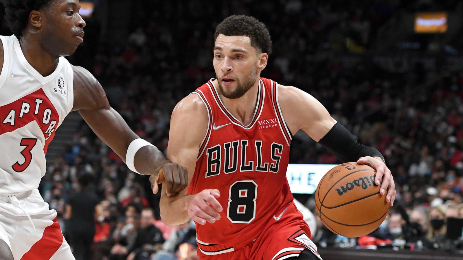 Bulls All-Star Zach LaVine playing through thumb injury