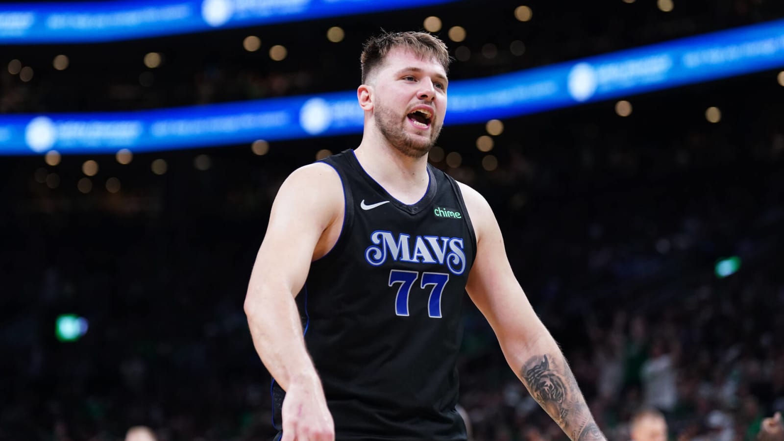 Mavericks star downgraded to questionable for Game 2 | Yardbarker