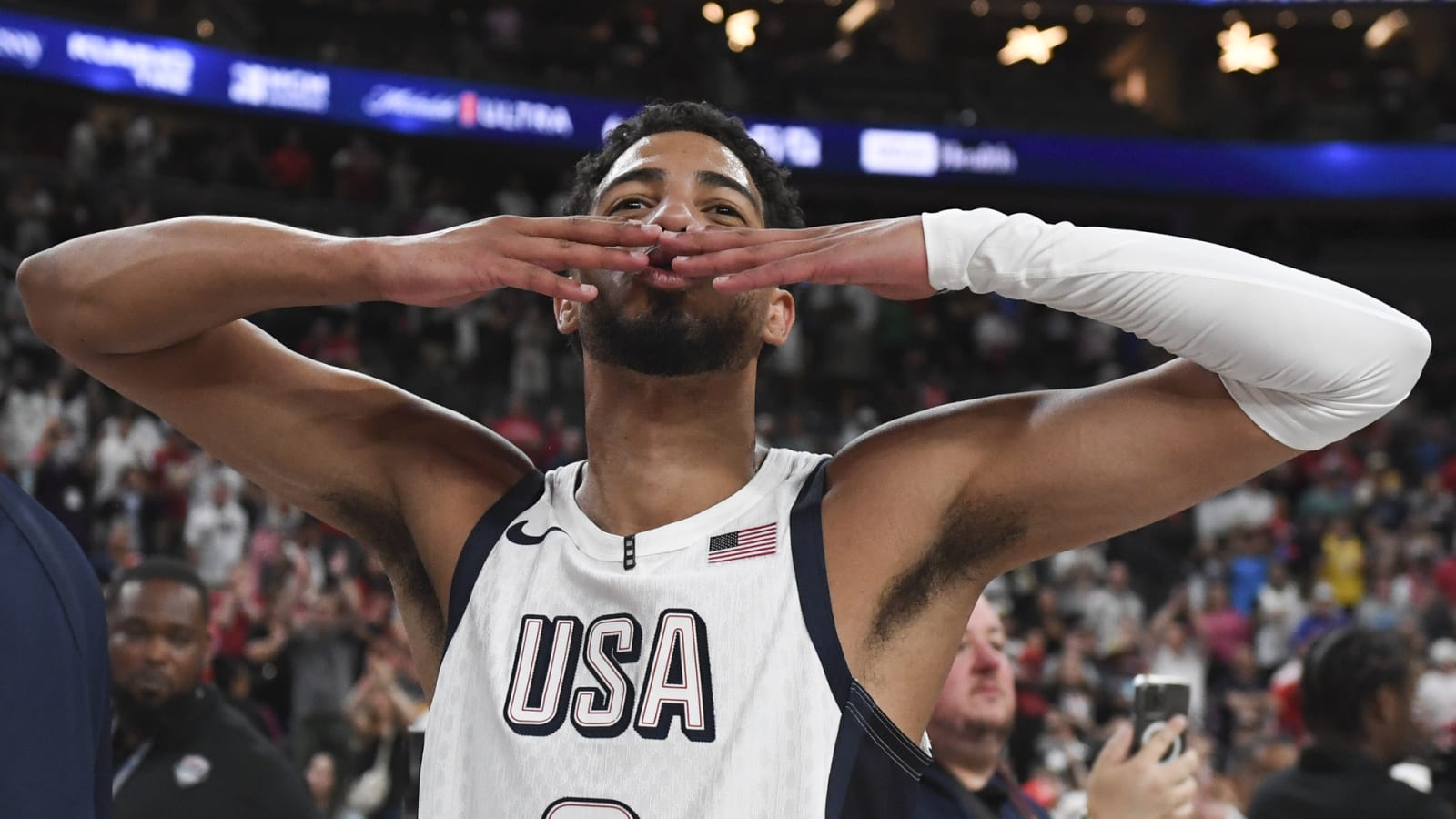 Tyrese Haliburton memes himself after Team USA wins gold