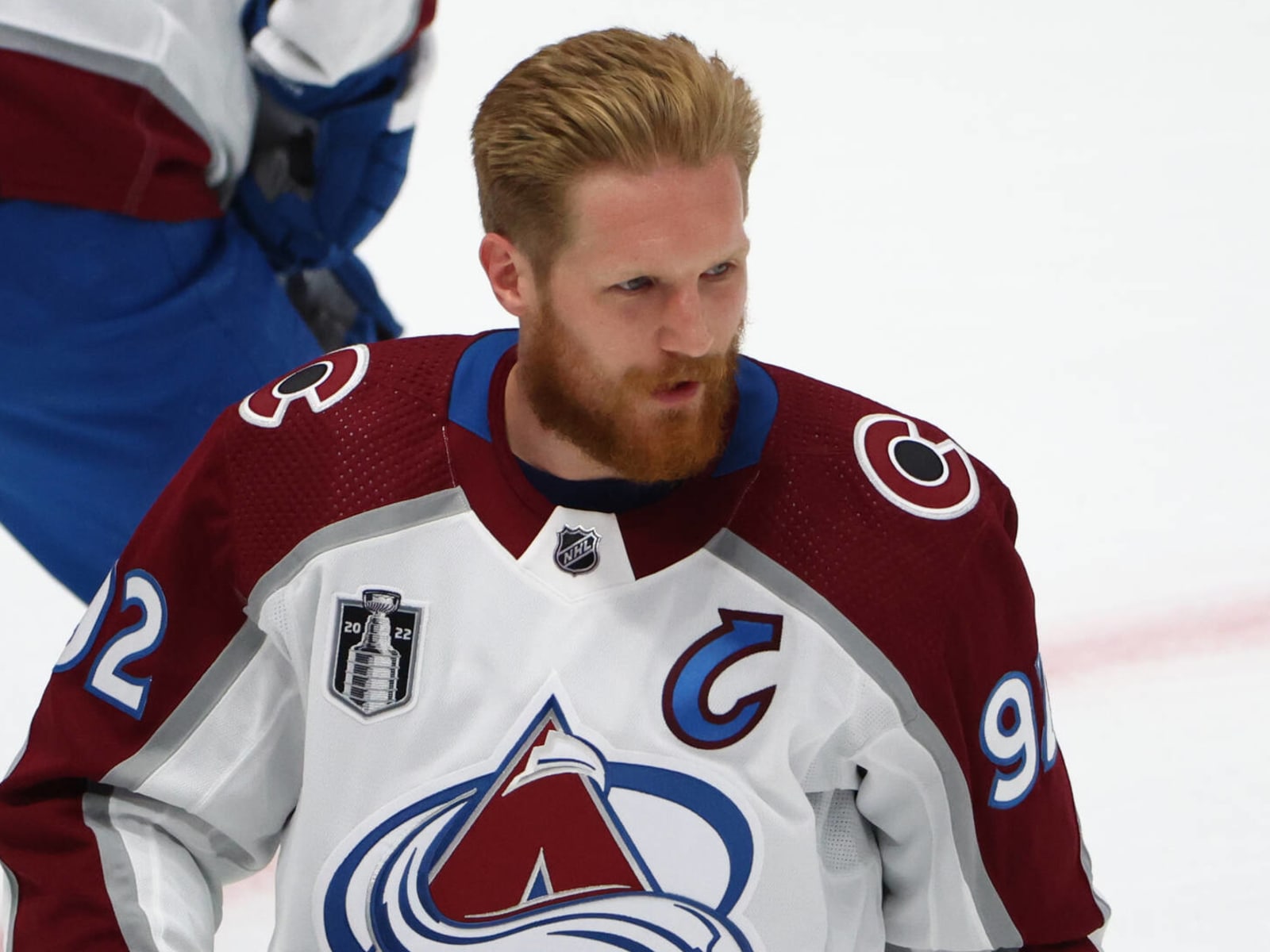 Gabriel Landeskog “nowhere close” to returning from injury, Avalanche coach  Jared Bednar says – Boulder Daily Camera