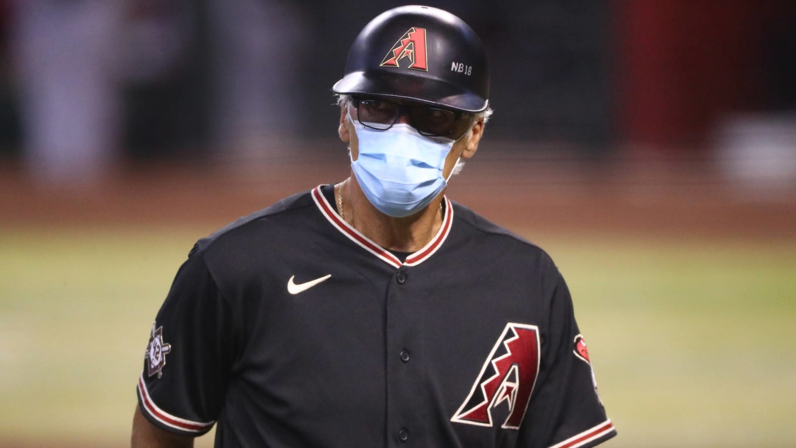 D-backs 1B coach Dave McKay injured in dugout fall