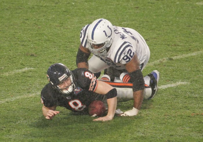 2006: Buccaneers trade DT Anthony McFarland to Colts