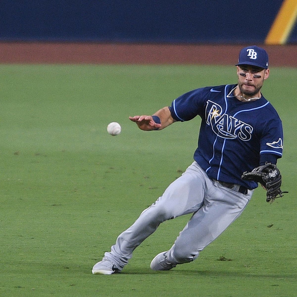 Rays OF Kevin Kiermaier pulls off perfect engagement