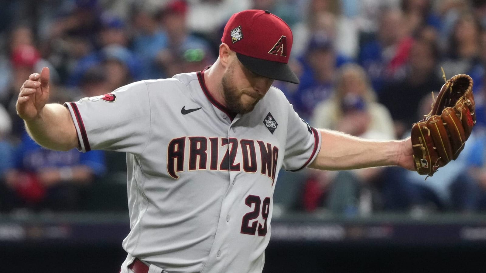 Strong pitching, timely hitting help D-Backs even World Series