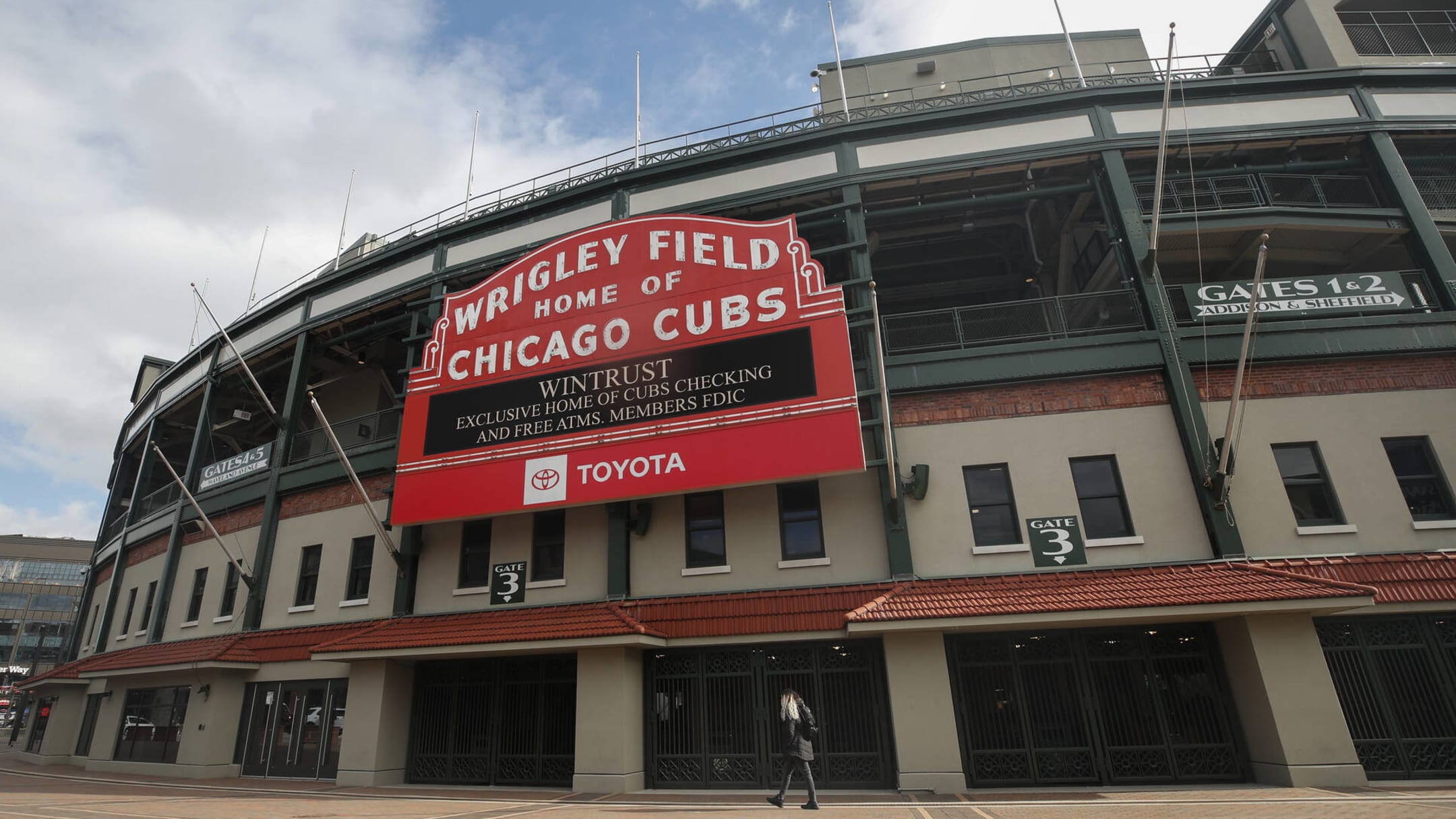 Cubs' clubhouse at Wrigley Field - Los Angeles Times