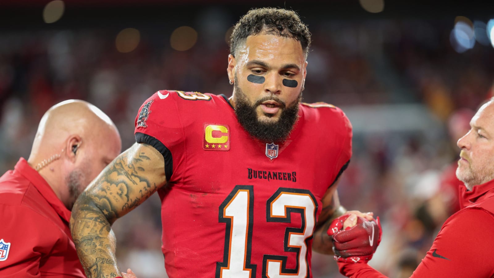 Mike Evans’ hamstring injury puts incredible streak at risk