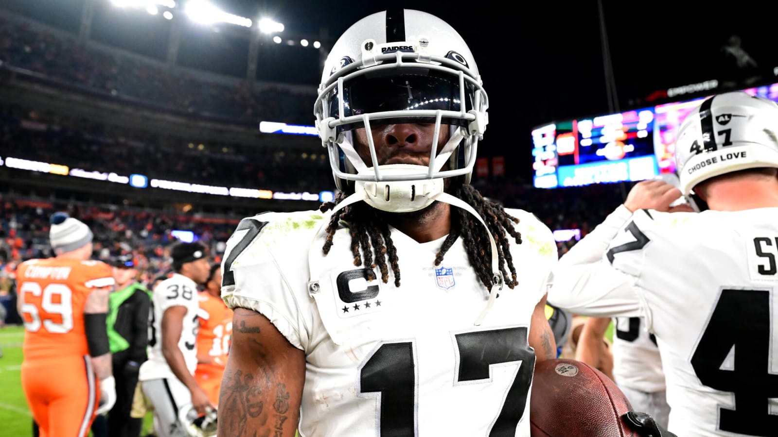 How Raiders WR Davante Adams uses his brain to beat DBs