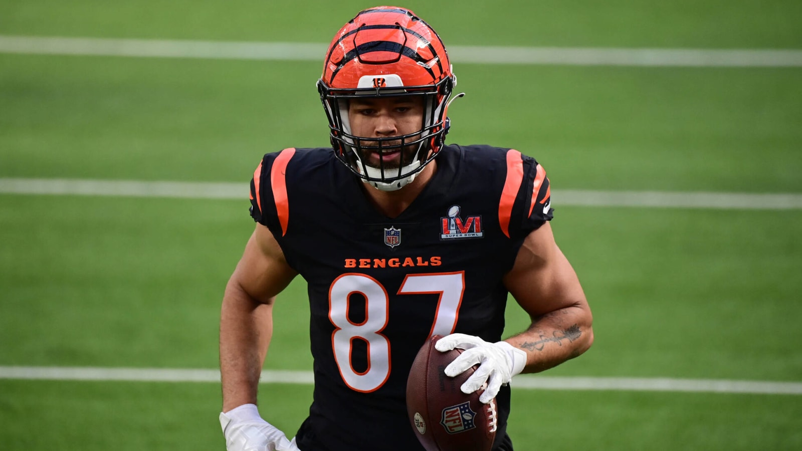 Bengals hope TE C.J. Uzomah will avoid knee surgery