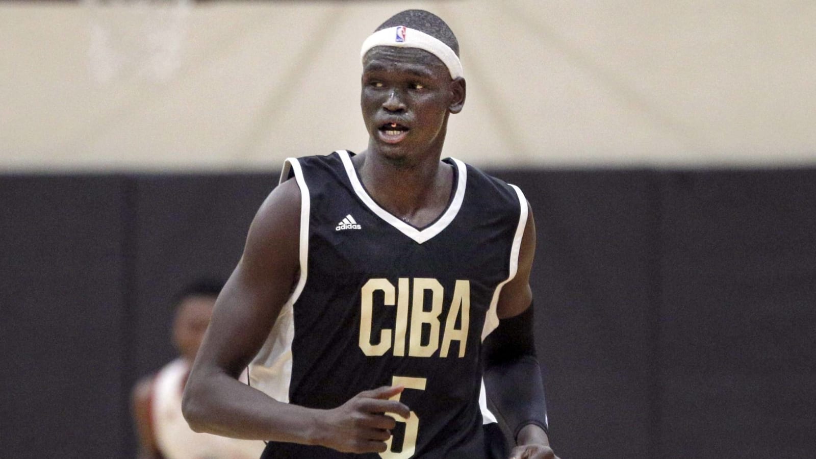 Rockets signing Thon Maker's younger brother