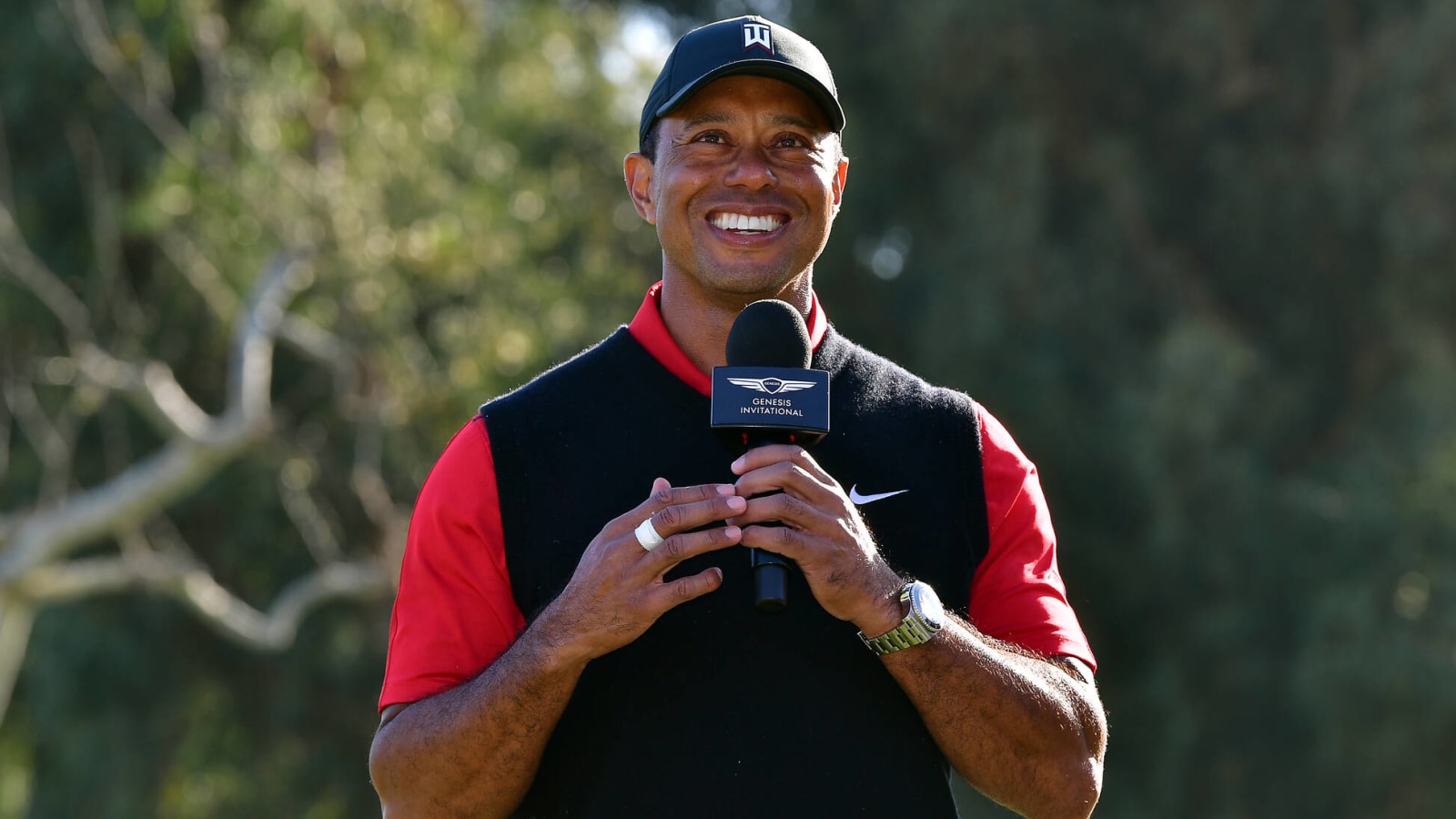 Star NFL QB 'starstruck' by meeting Tiger Woods