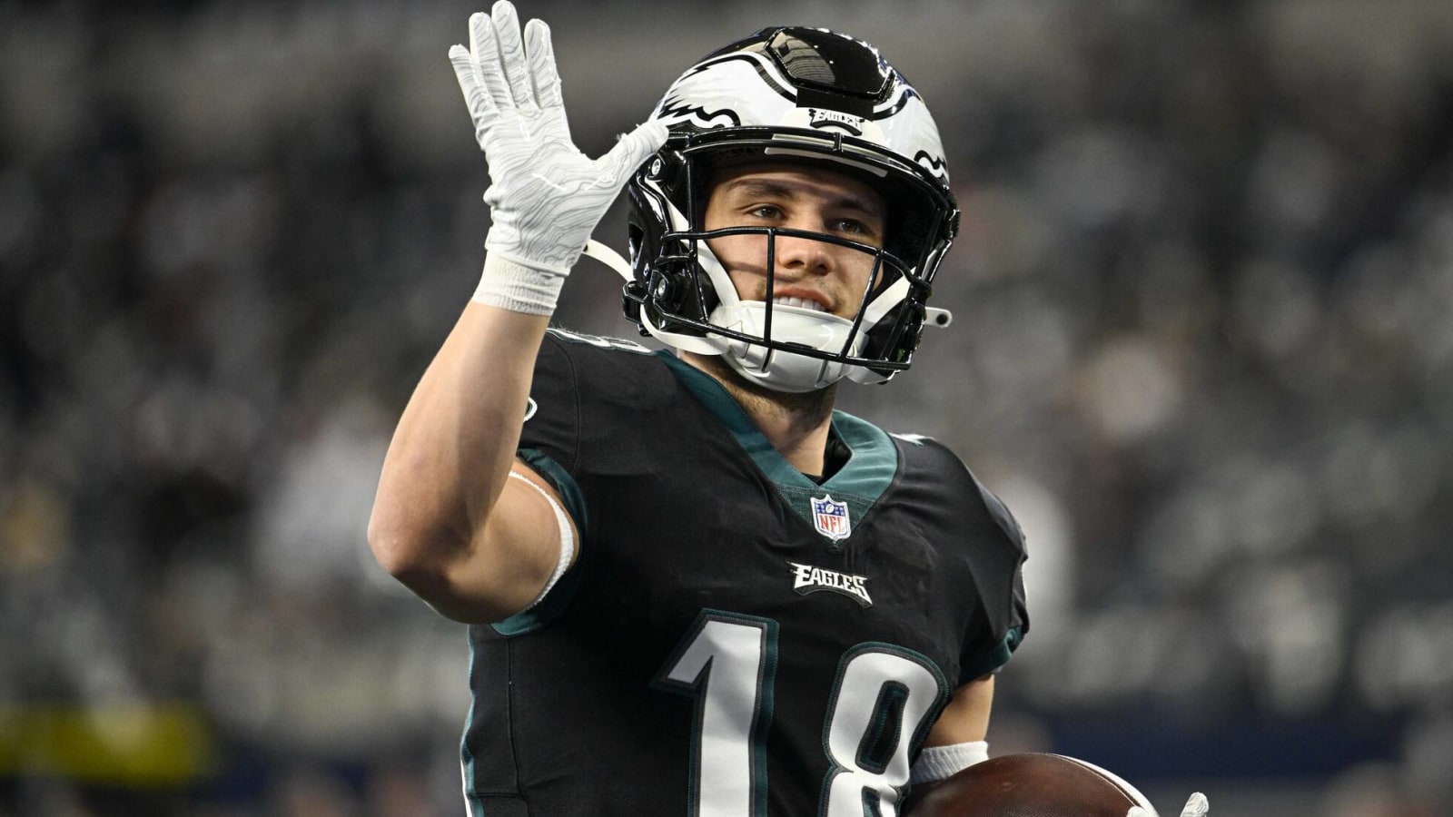 Watch: Eagles punt returner is all wet at recent practice