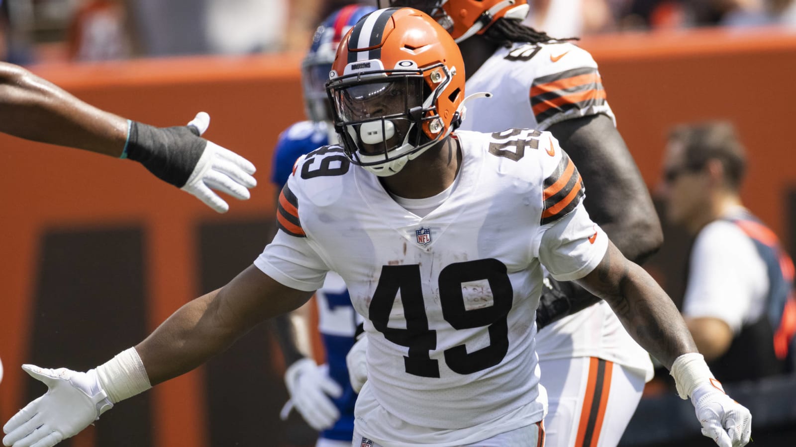 Browns activate RB John Kelly from COVID-19 list