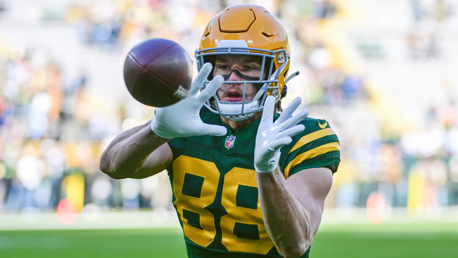 Packers place rookie TE on IR, sign former 1,000-yard rusher