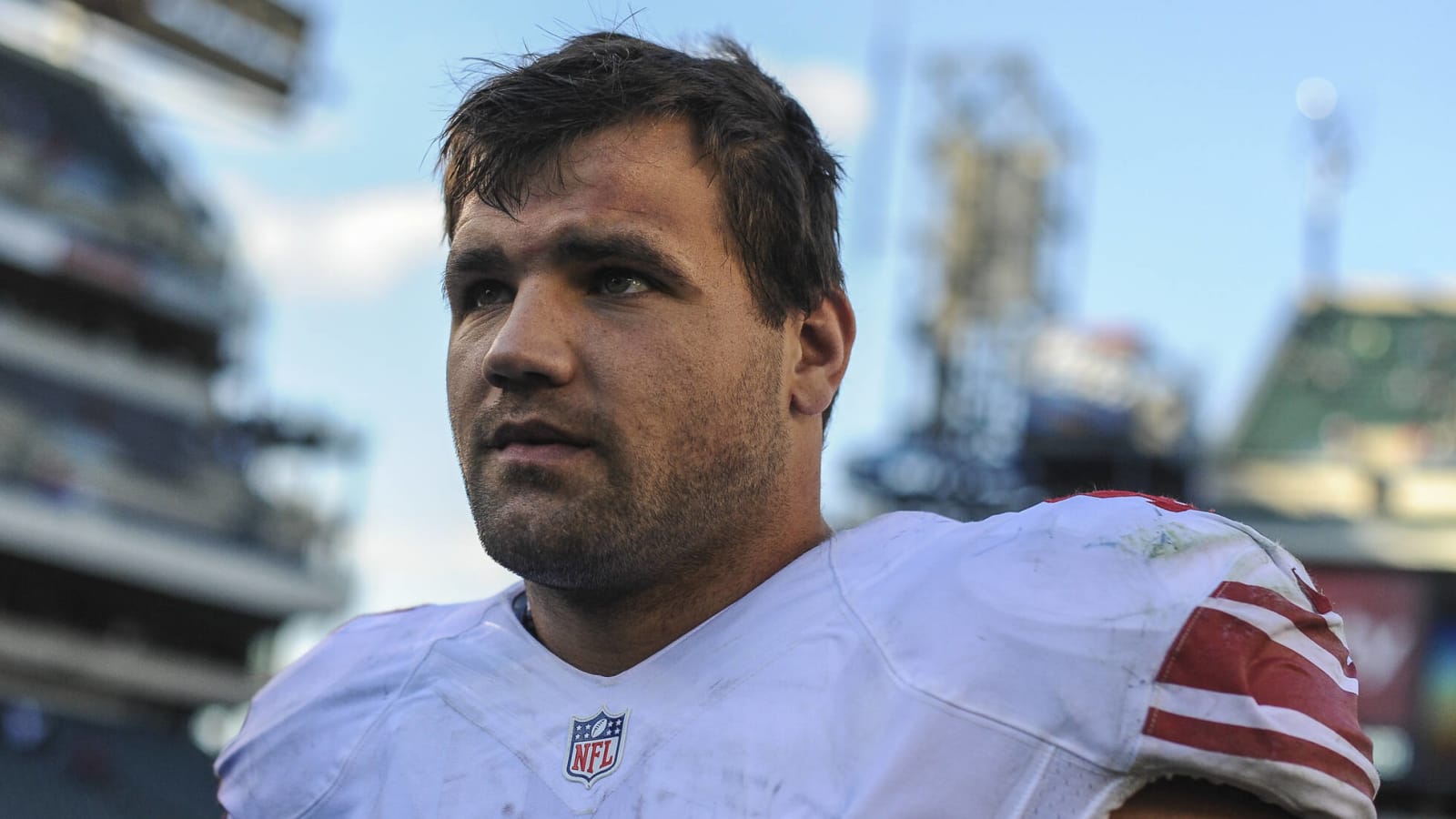 Peyton Hillis gets visit from HOFer after heroic efforts