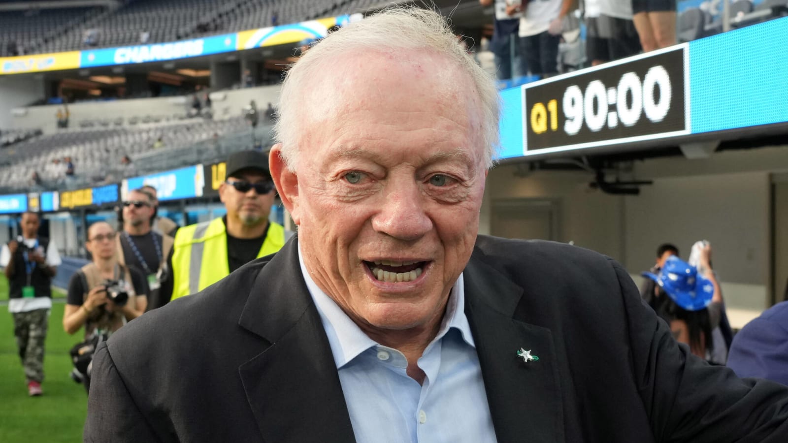 Jerry Jones backs roughing the passer calls, protecting QBs Yardbarker