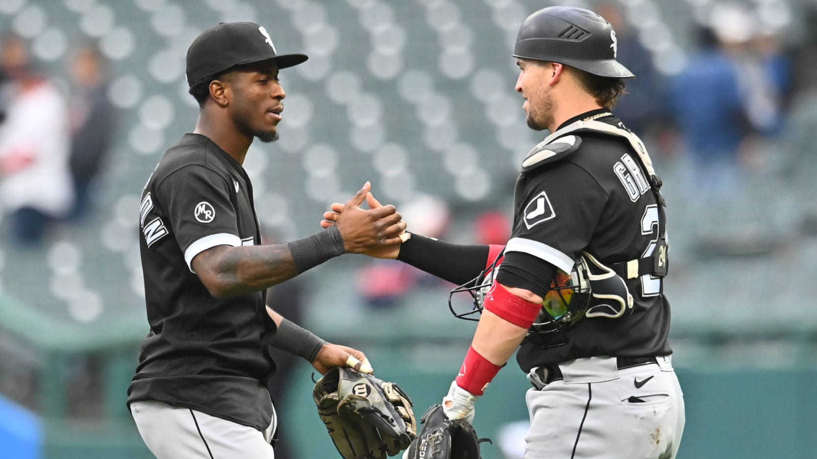 White Sox rout Cleveland to clinch AL Central title