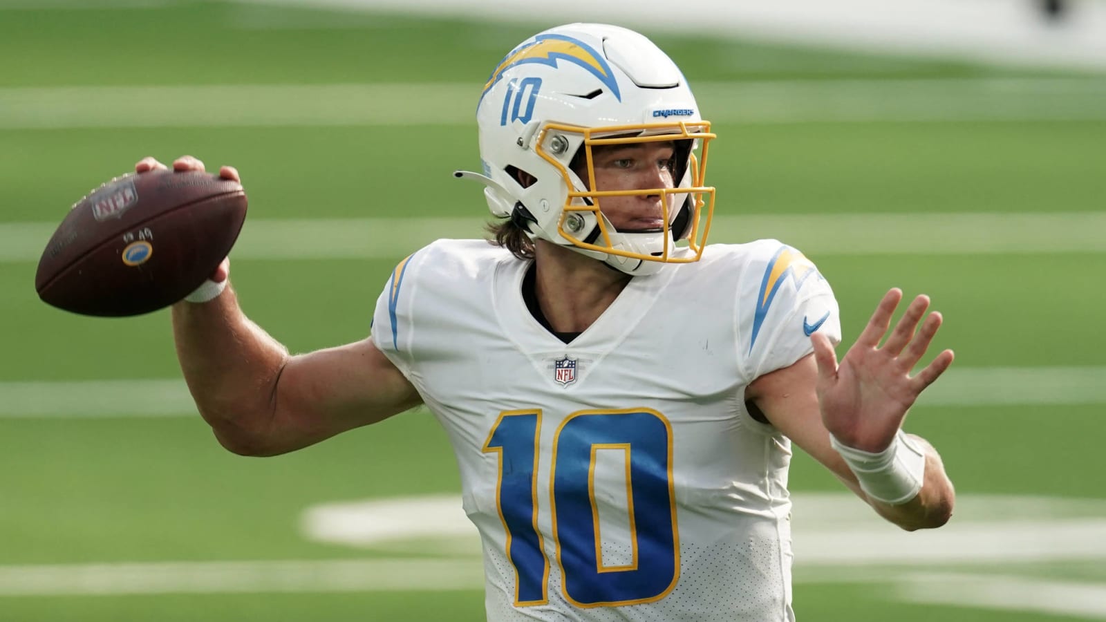 Justin Herbert to remain Chargers starting QB