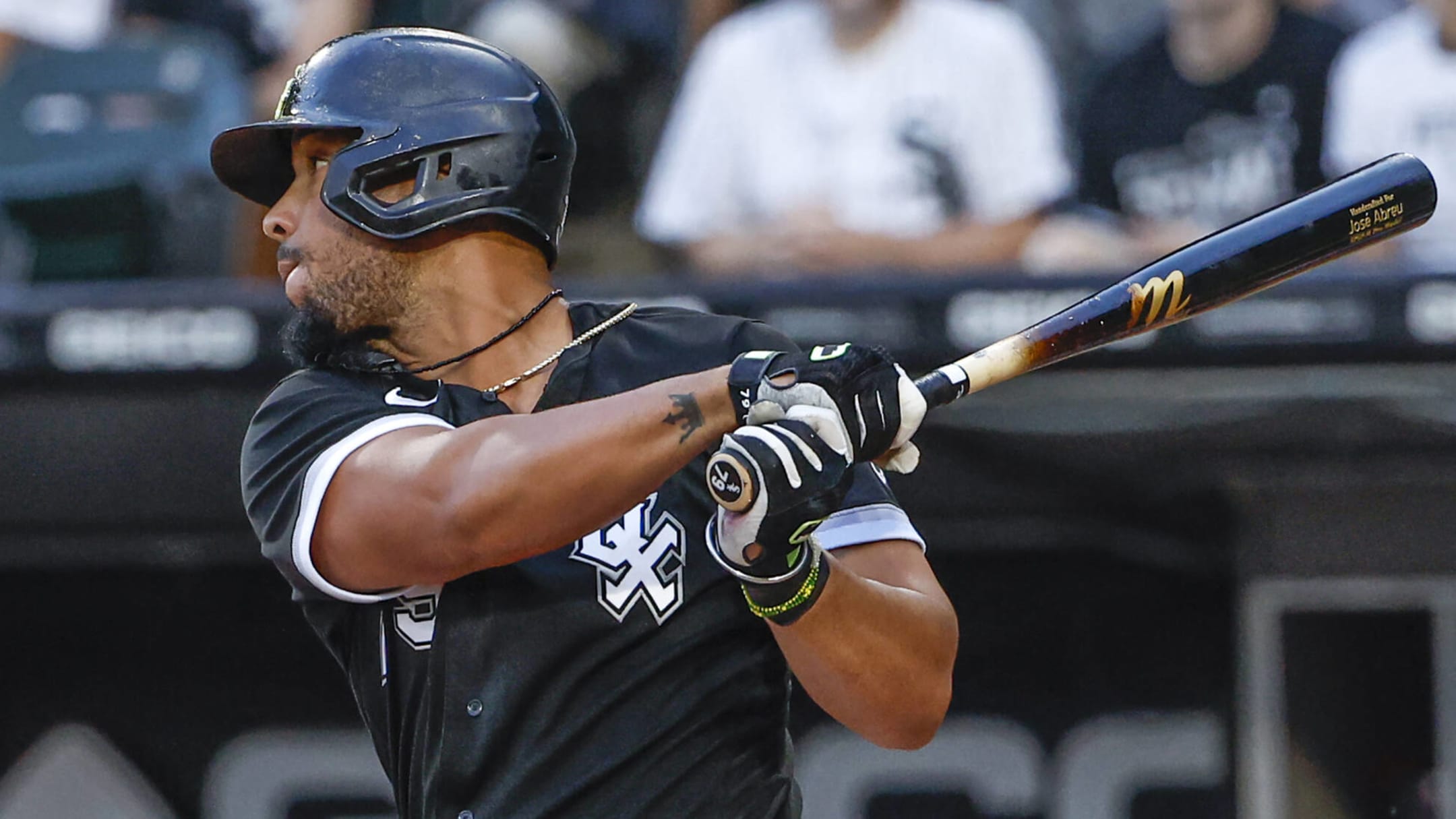 MLB Breaking News: Free Agent First Basemen Jose Abreu Signs With