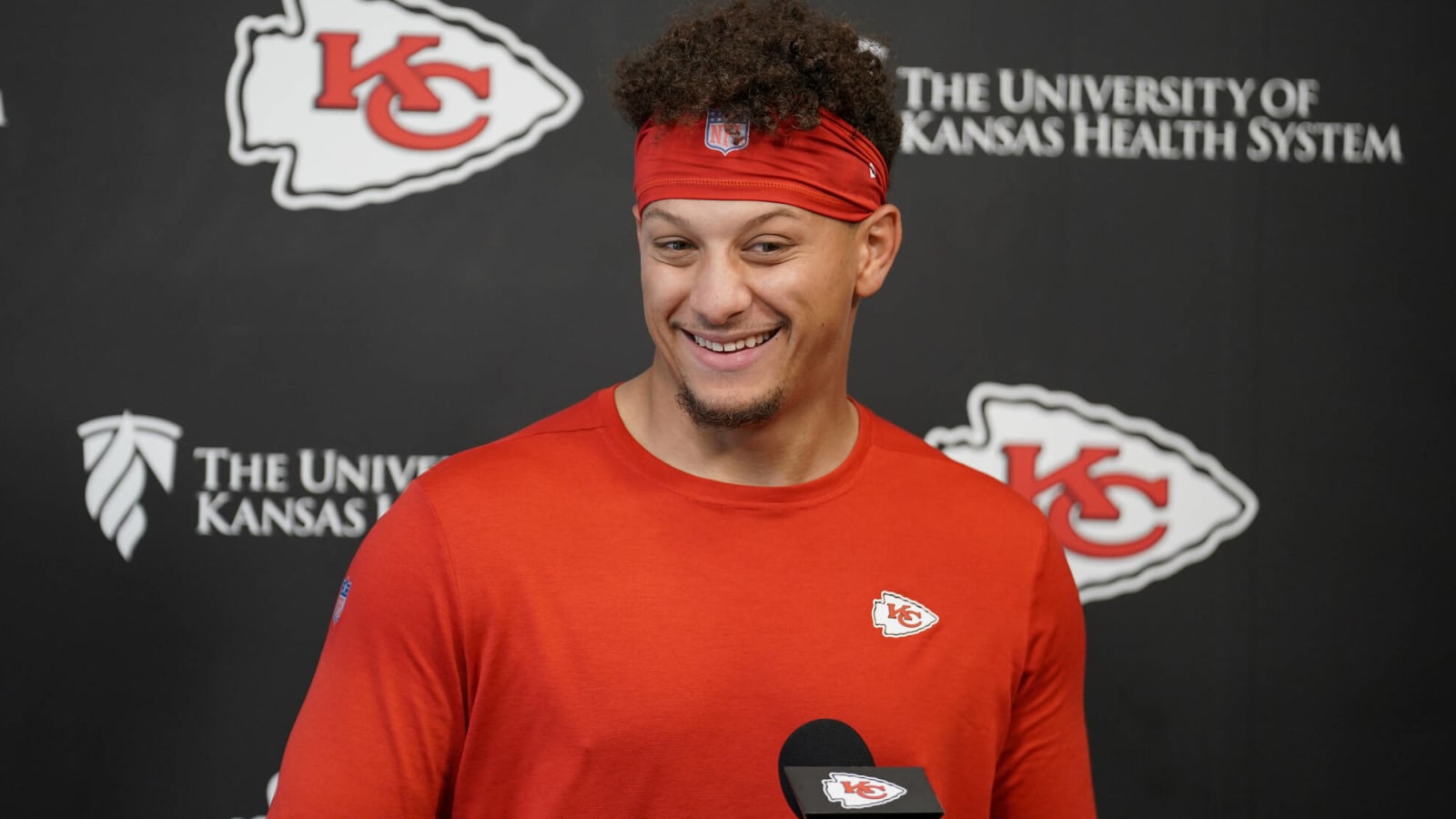 Patrick Mahomes reacts to Tyreek Hill's podcast comments