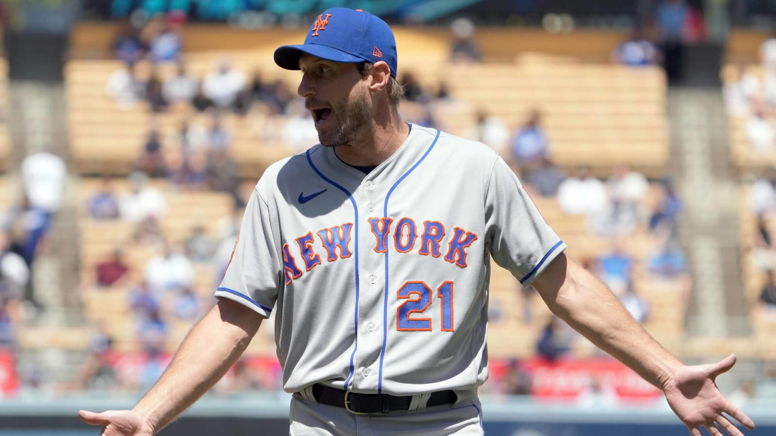 Mets show support for suspended Max Scherzer with T-shirts