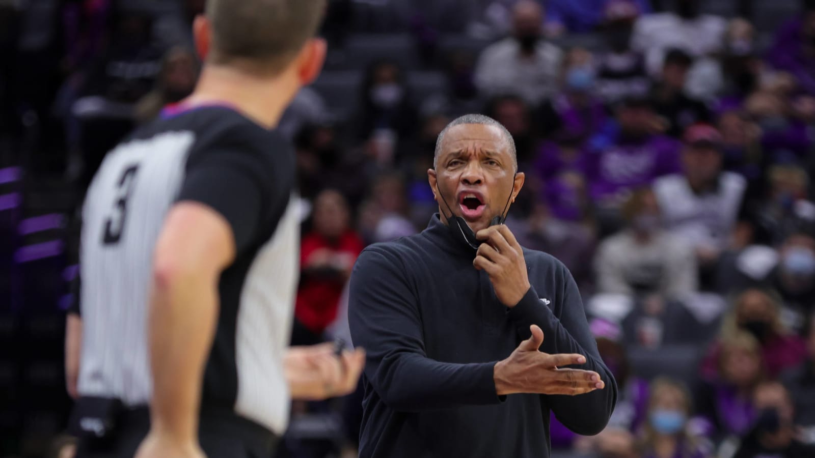 Watch: Alvin Gentry was furious over bad call in Kings-Lakers game