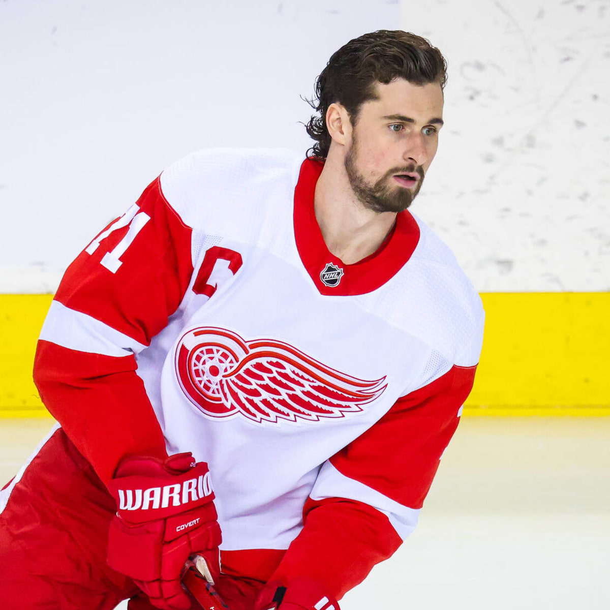 Dylan Larkin contract: Red Wings captain agrees to 8-year extension -  DraftKings Network
