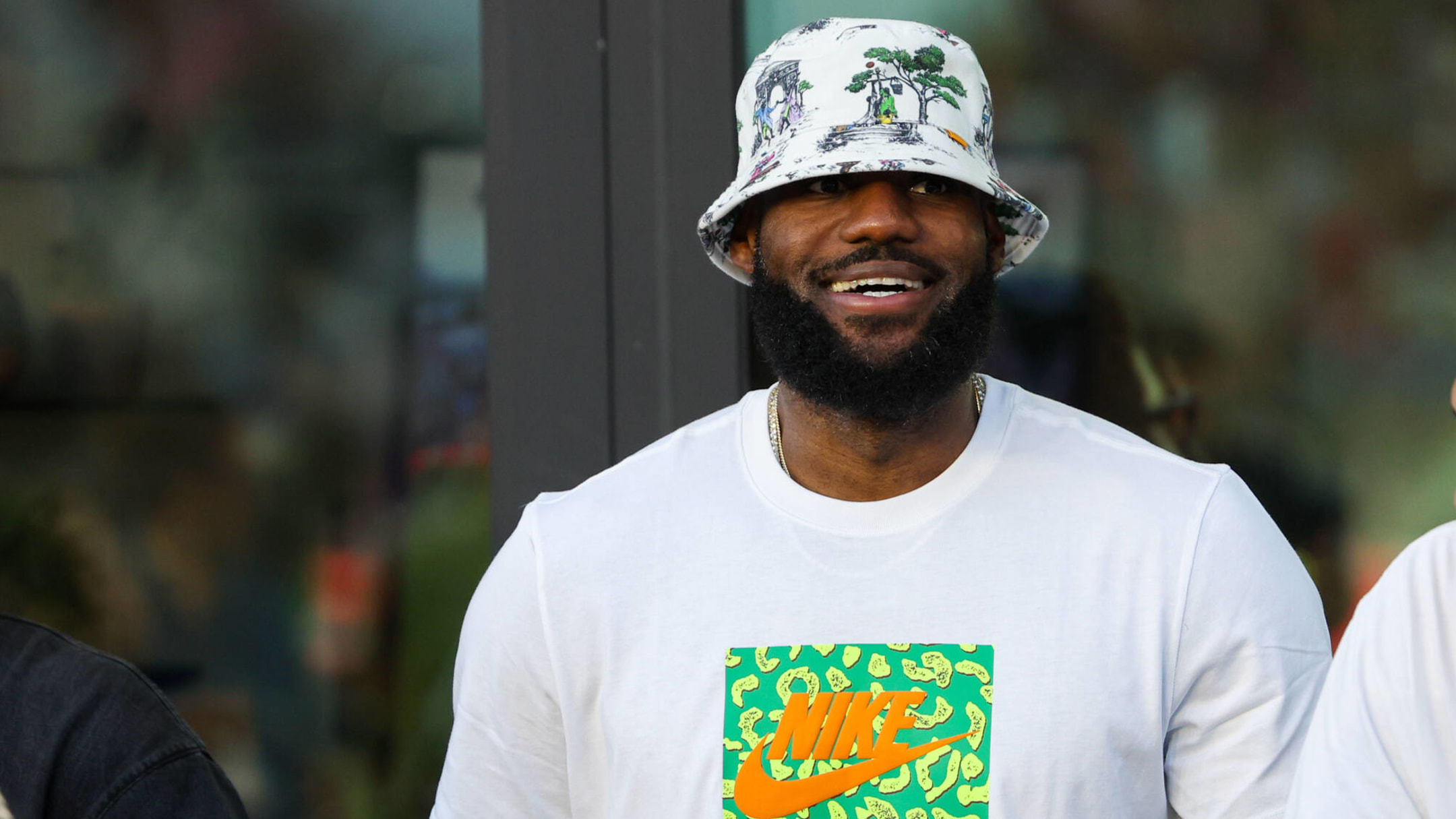 Naija bucket hat top