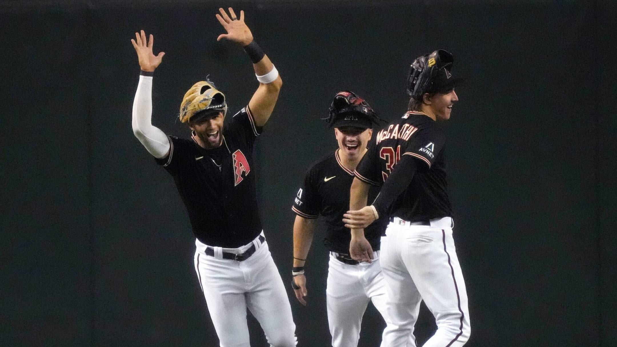 Watch: Diamondbacks outfielder builds sandcastle during 9-1 rout