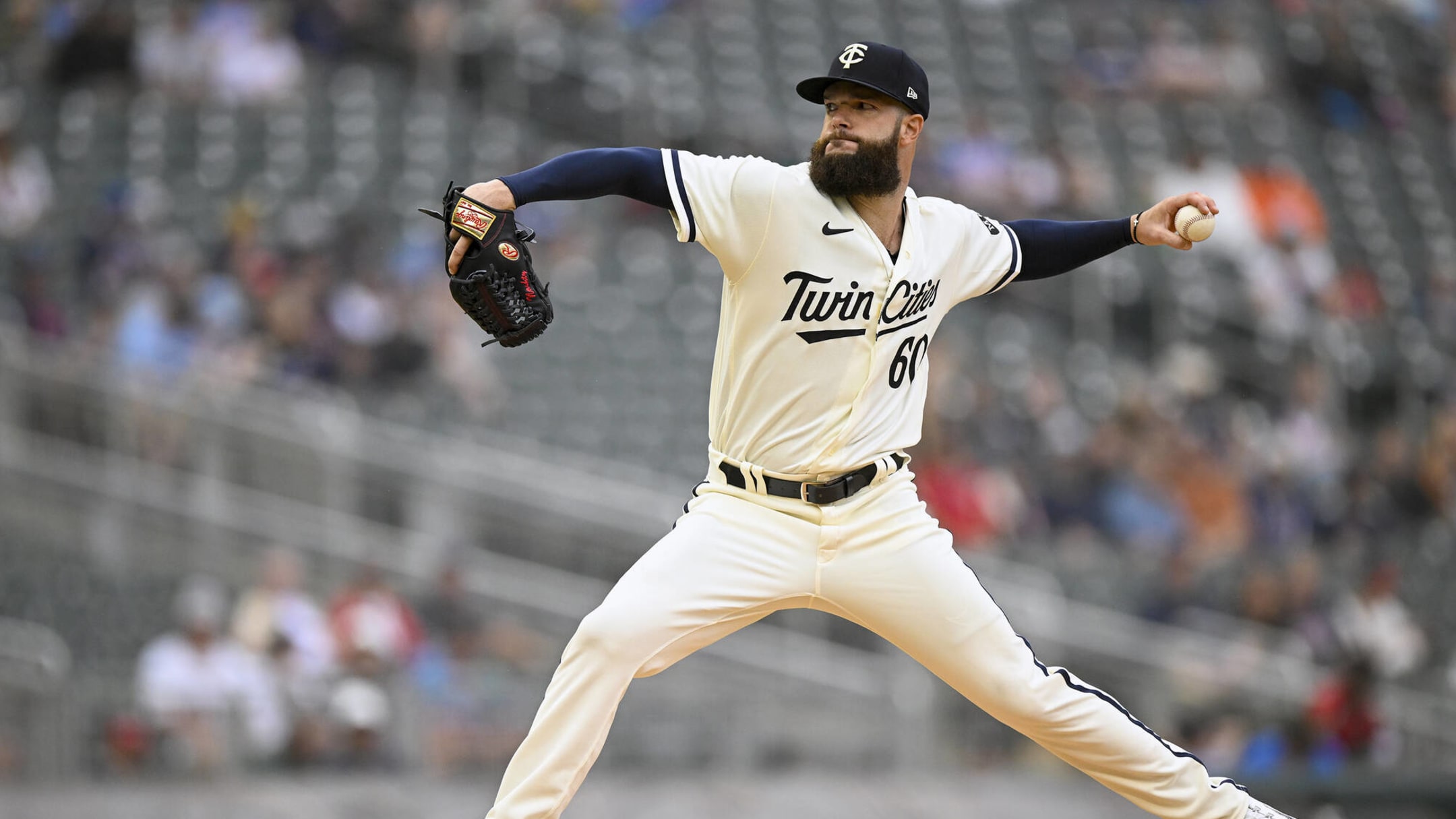 Keuchel has perfect game broken up in 7th as Twins beat Pirates 2