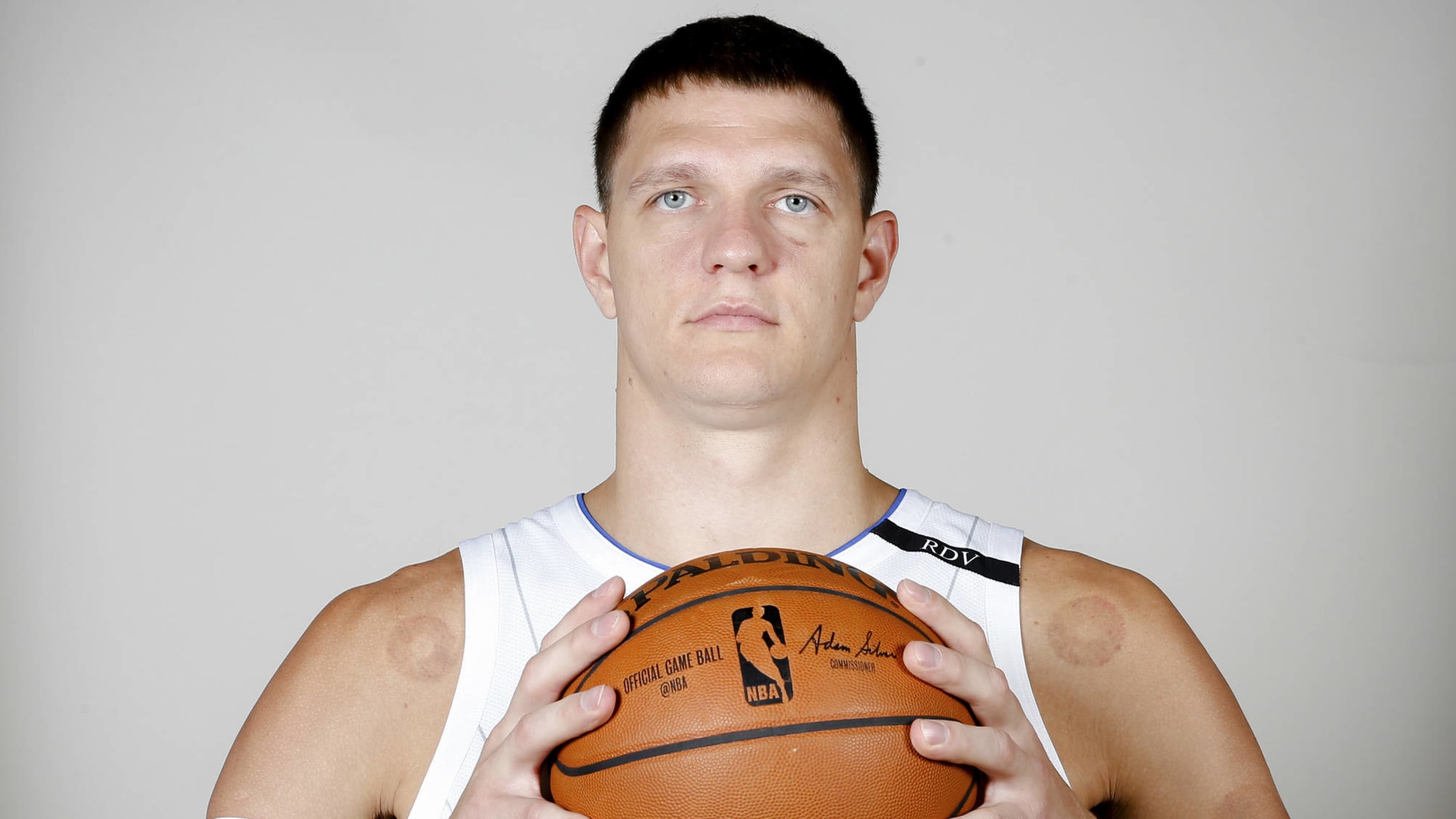 Timofey Mozgov a trop forcé sur la vodka : le Russe veut bombarder