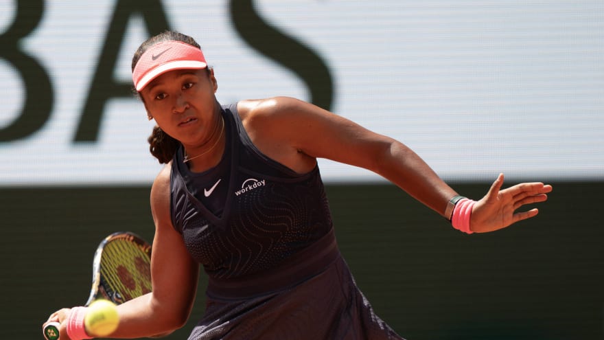 Naomi Osaka defeats Lucia Bronzetti in three sets to set up possible second-round match against Iga Swiatek at Roland Garros