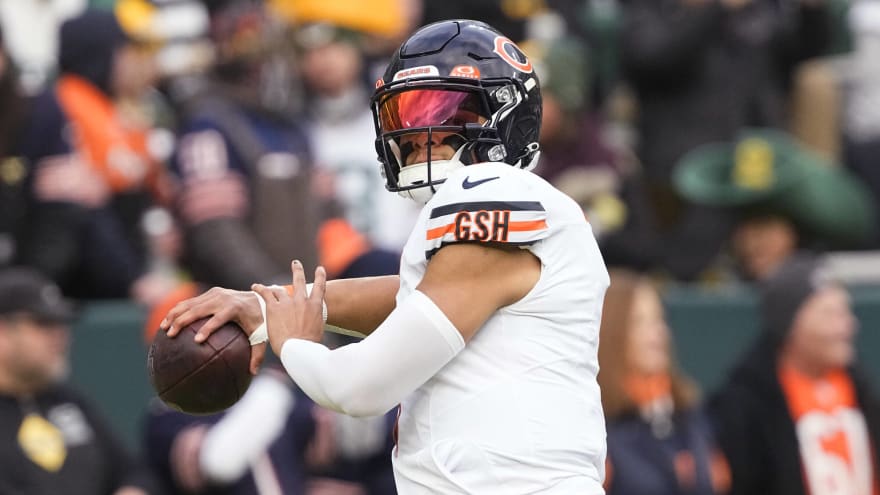 Bears HC Matt Eberflus Reveals Message to Justin Fields Before Trade