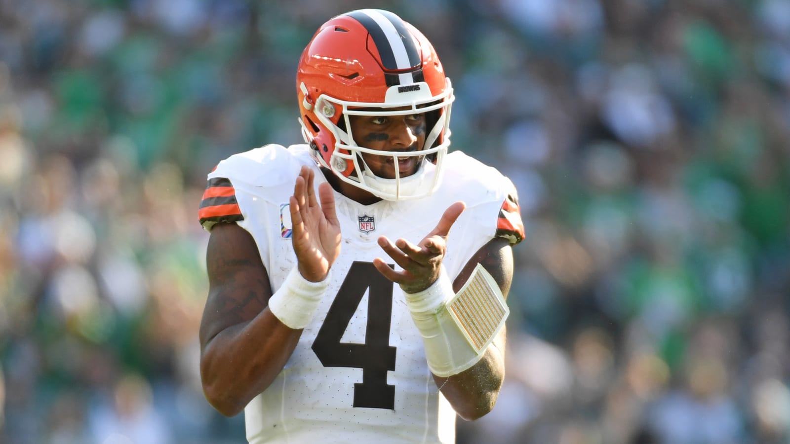 Browns rework Deshaun Watson's contract, plan to keep him in 2025