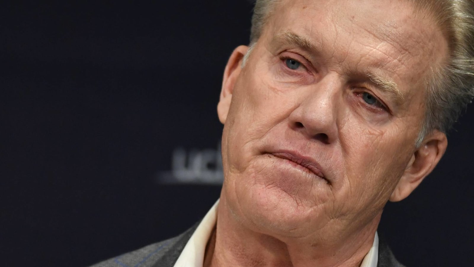 John Elway has made a mess of Broncos. Now it's time for him to go.