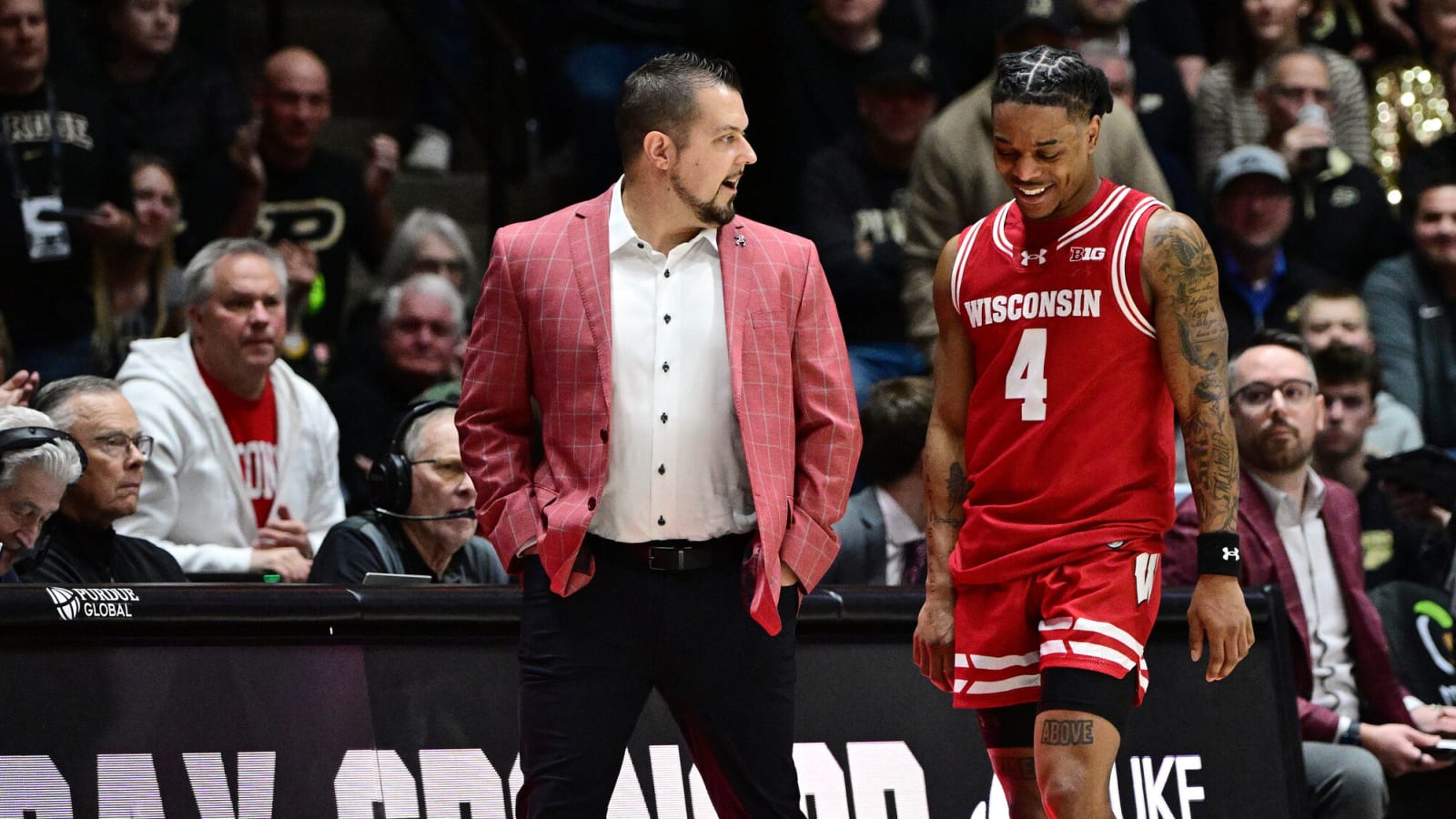 Wisconsin player ejected after controversial call