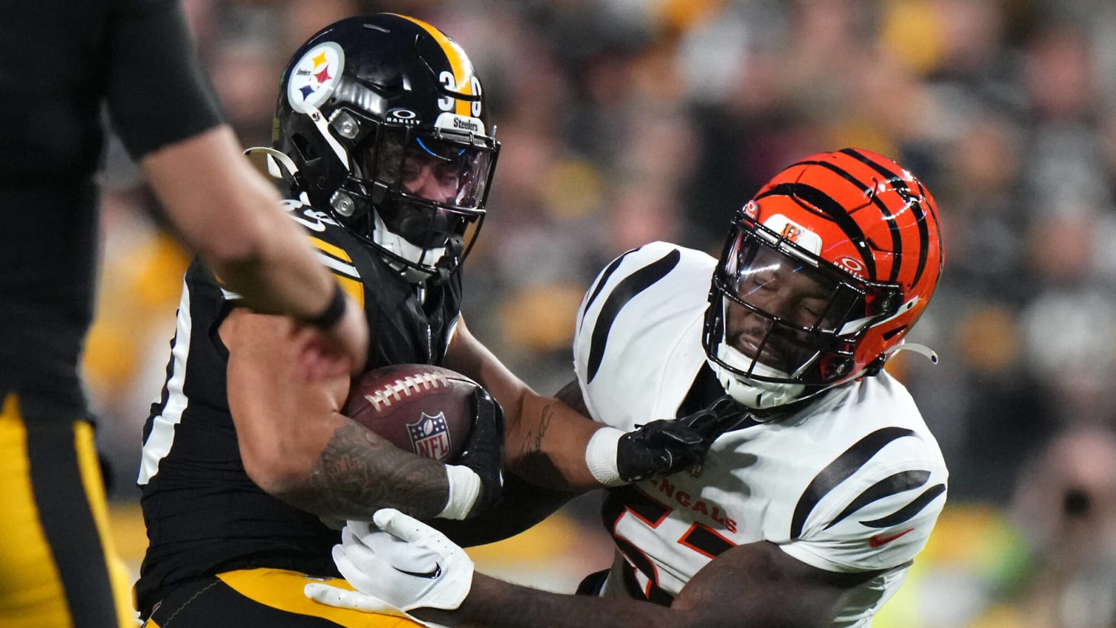 Browns Social Media Team Takes Shot at Steelers